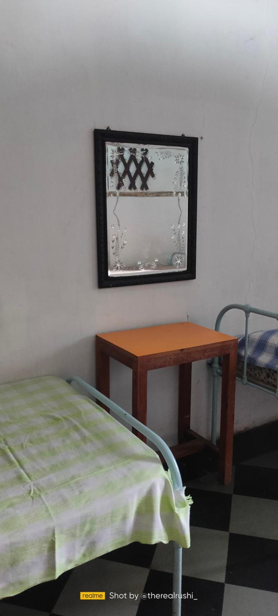 Hostel Vasantashram Cst Mumbai, Free Wifi With 1940s Retro Vibe